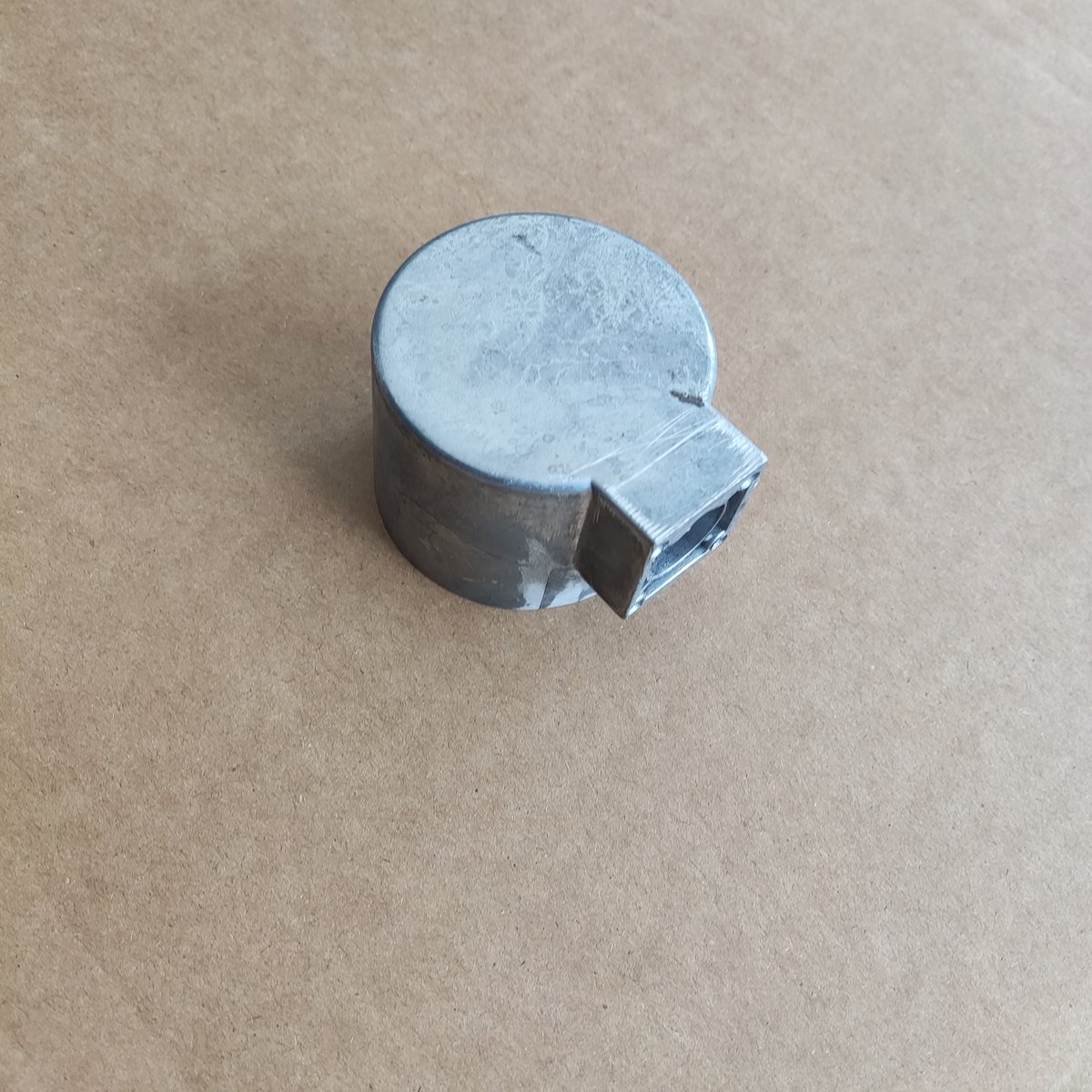 Aluminium component — tight-tolerance feature